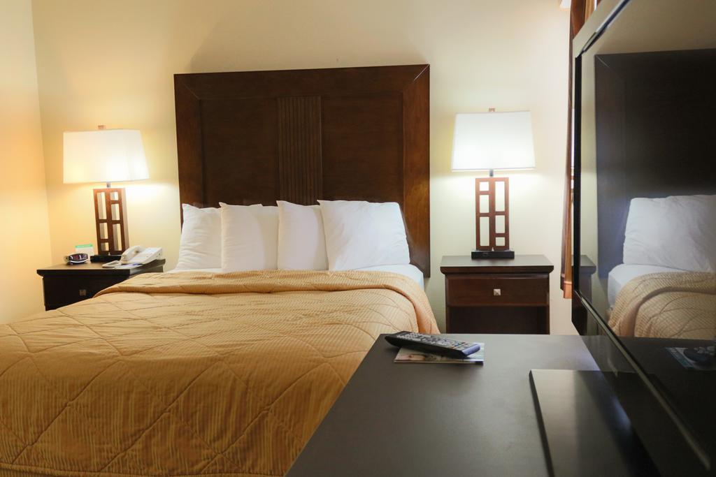 Frontier Hotel ヒューストン エクステリア 写真